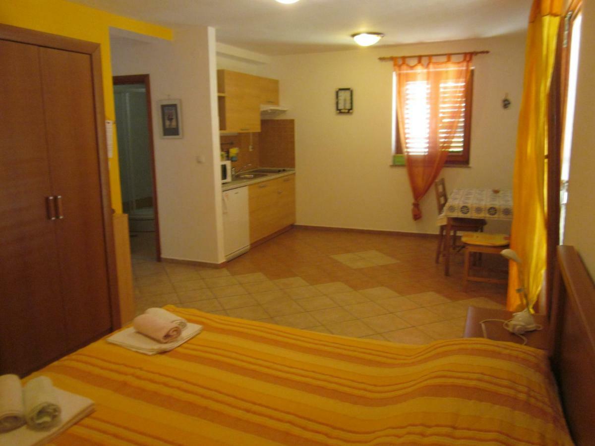 Apartmani Barbalic Dario Башка Экстерьер фото